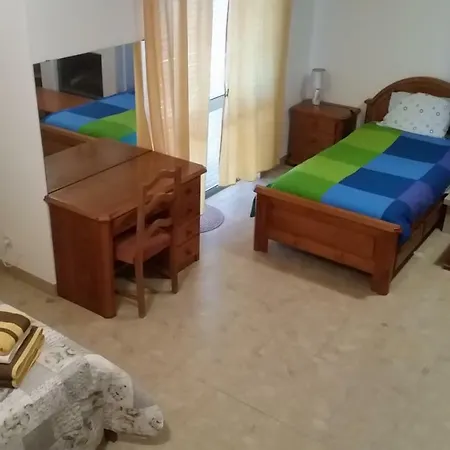 Moradia Проживание в семье Алмада